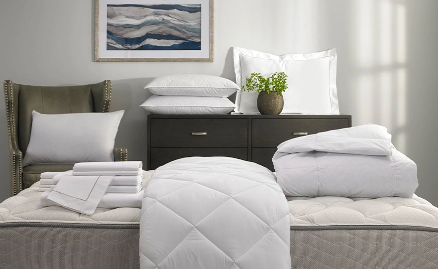 Hotel Stripe Bed & Bedding Set