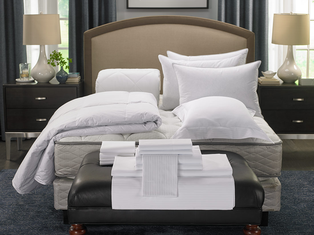 https://www.hiltontohome.com/images/products/xlrg/hilton-cotton-stripe-bed-bedding-set-HIL-203-SD-S_xlrg.jpg