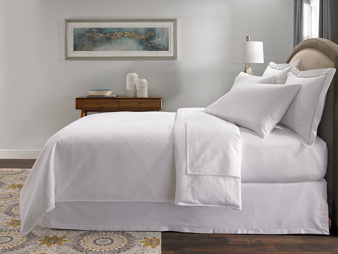 https://www.hiltontohome.com/images/products/xlrg/hilton-hotel-stripe-bed-bedding-set-HIL-101-SD_4_xlrg.jpg